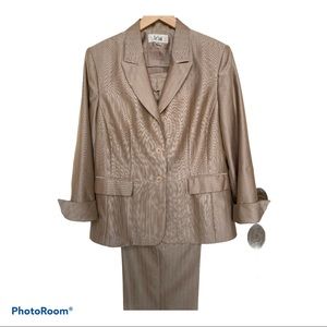 LE SUIT PANTS SUIT SIZE 14 EUC TAN